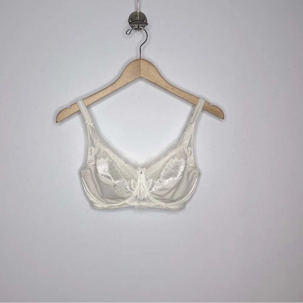 Amoena Aurelie Size 34D Wired Mastectomy Bra Lace & Gold Tone Detailing - Picture 2 of 15